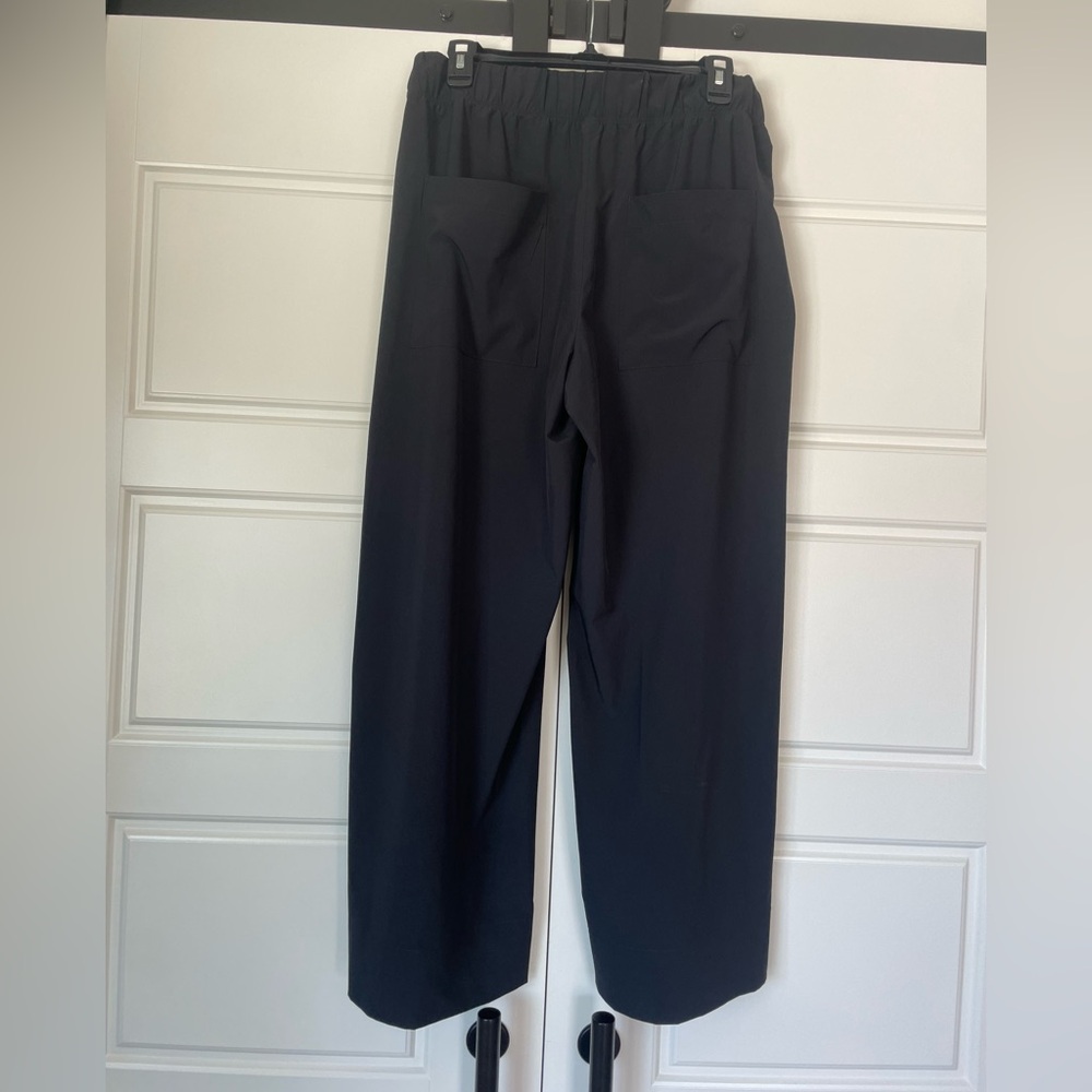 Beyond Yoga Easy Wide-Leg Pants, Med Short